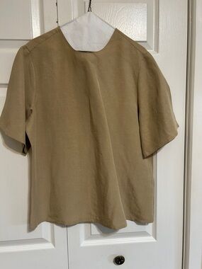 Banana Republic Tan Short-Sleeve Round-Neck Top